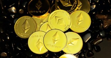 Is USDC Safe? Understanding the Risks and Benefits of this Stablecoin